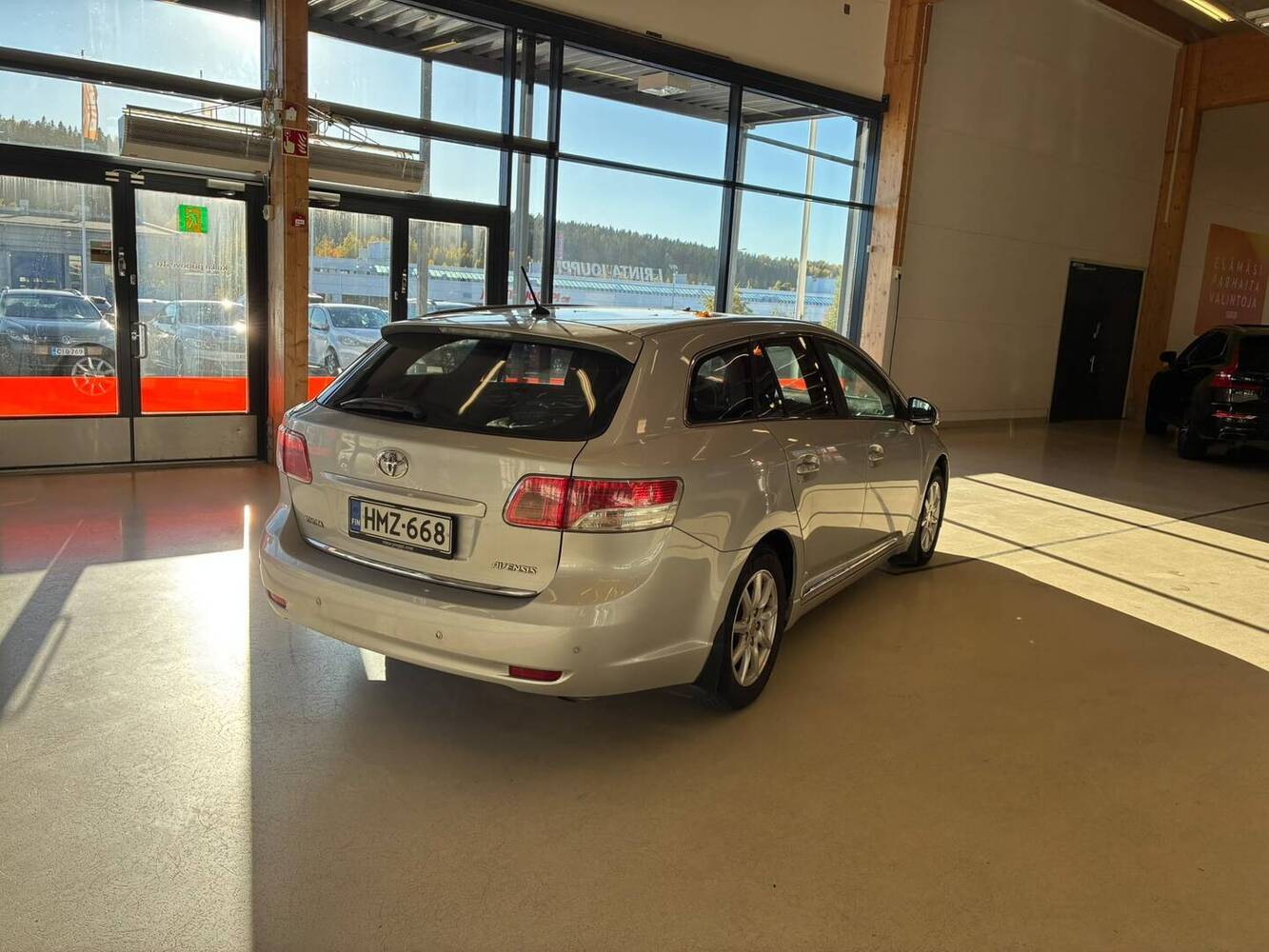 Toyota Avensis vaihtoauto