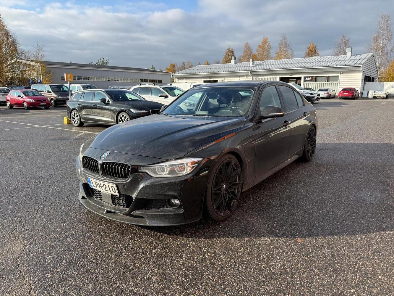 BMW 330 vaihtoauto