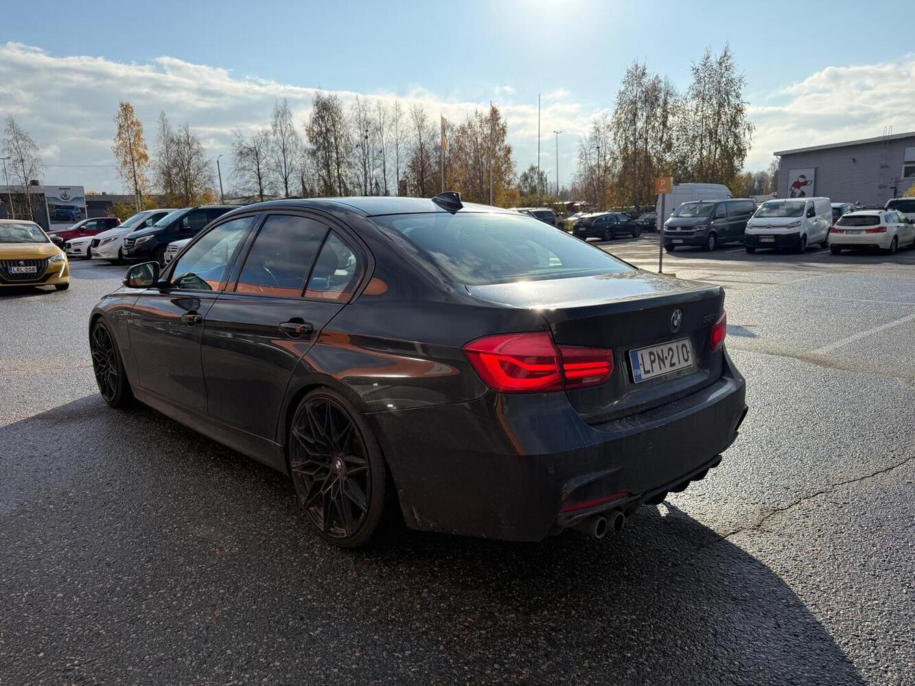 BMW 330 vaihtoauto