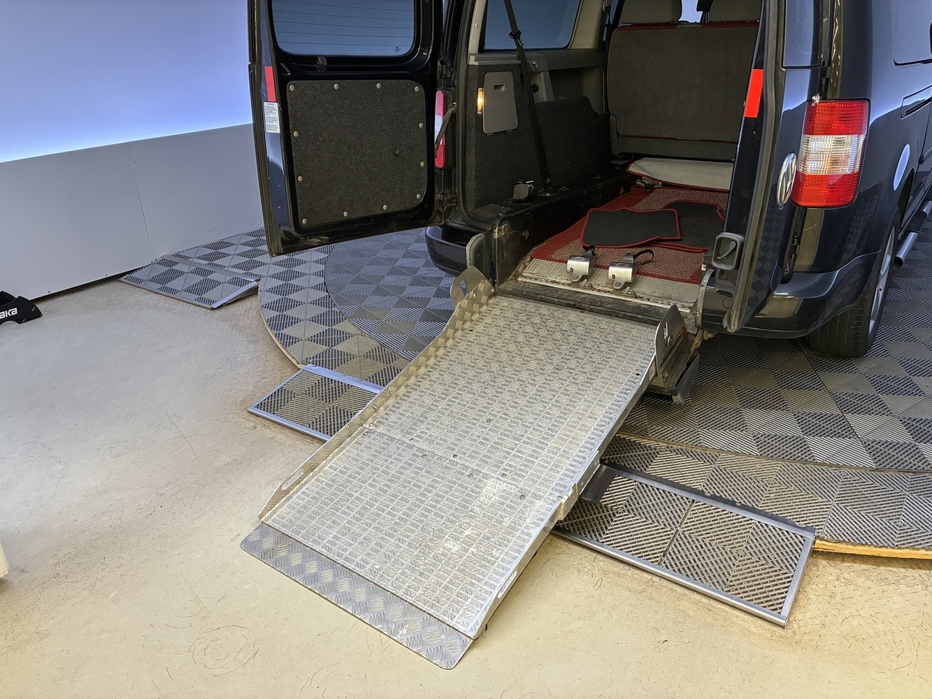 Volkswagen Caddy Maxi vaihtoauto