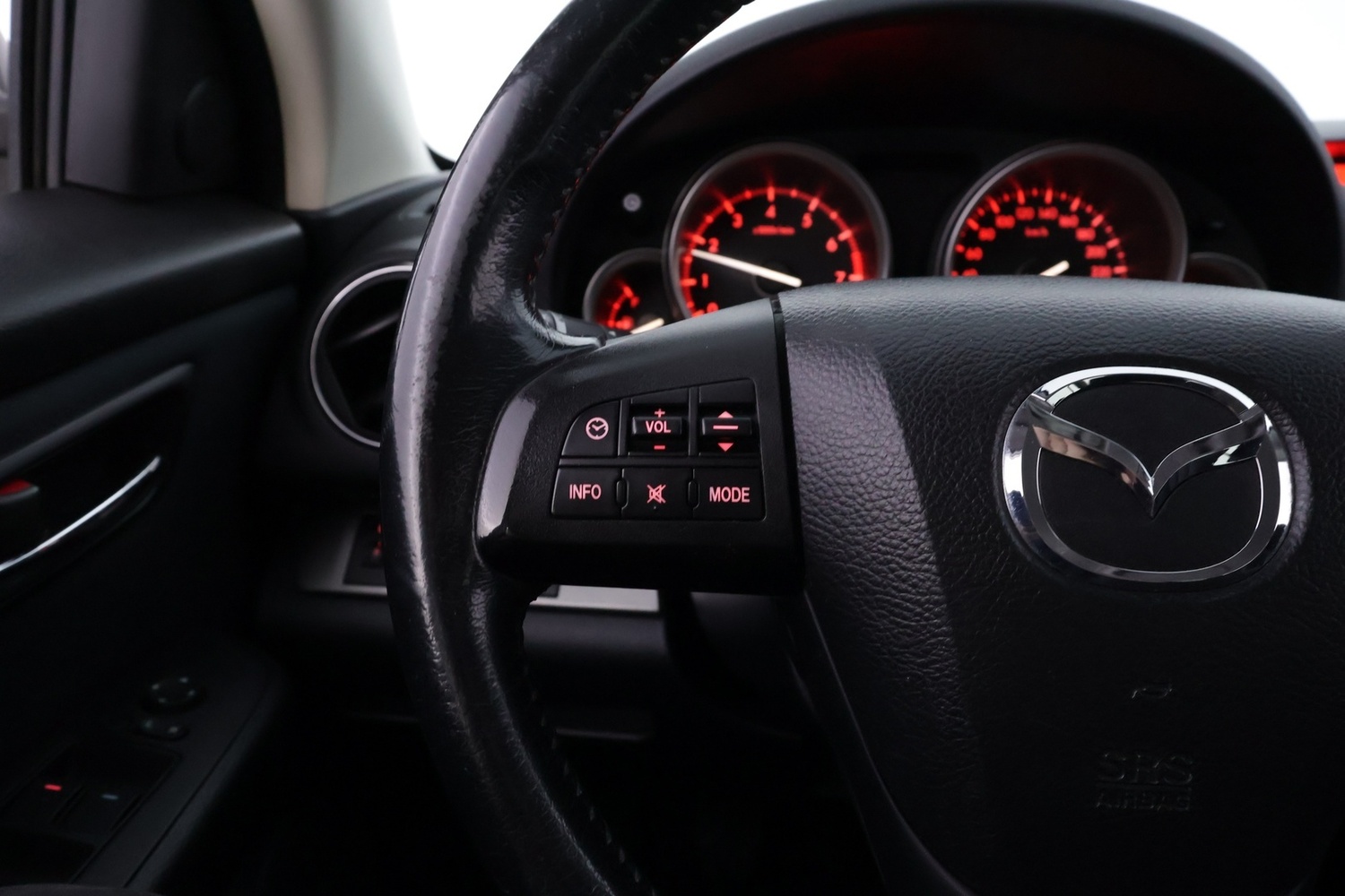 Mazda 6 vaihtoauto