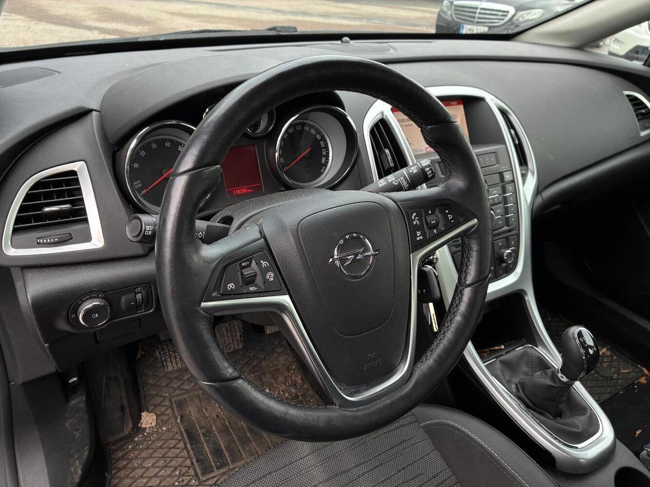 Opel Astra vaihtoauto