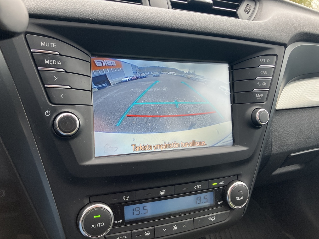 Toyota Avensis vaihtoauto