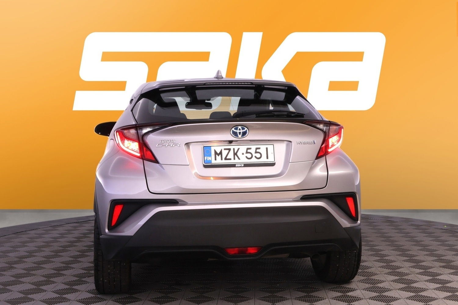 Toyota C-HR vaihtoauto
