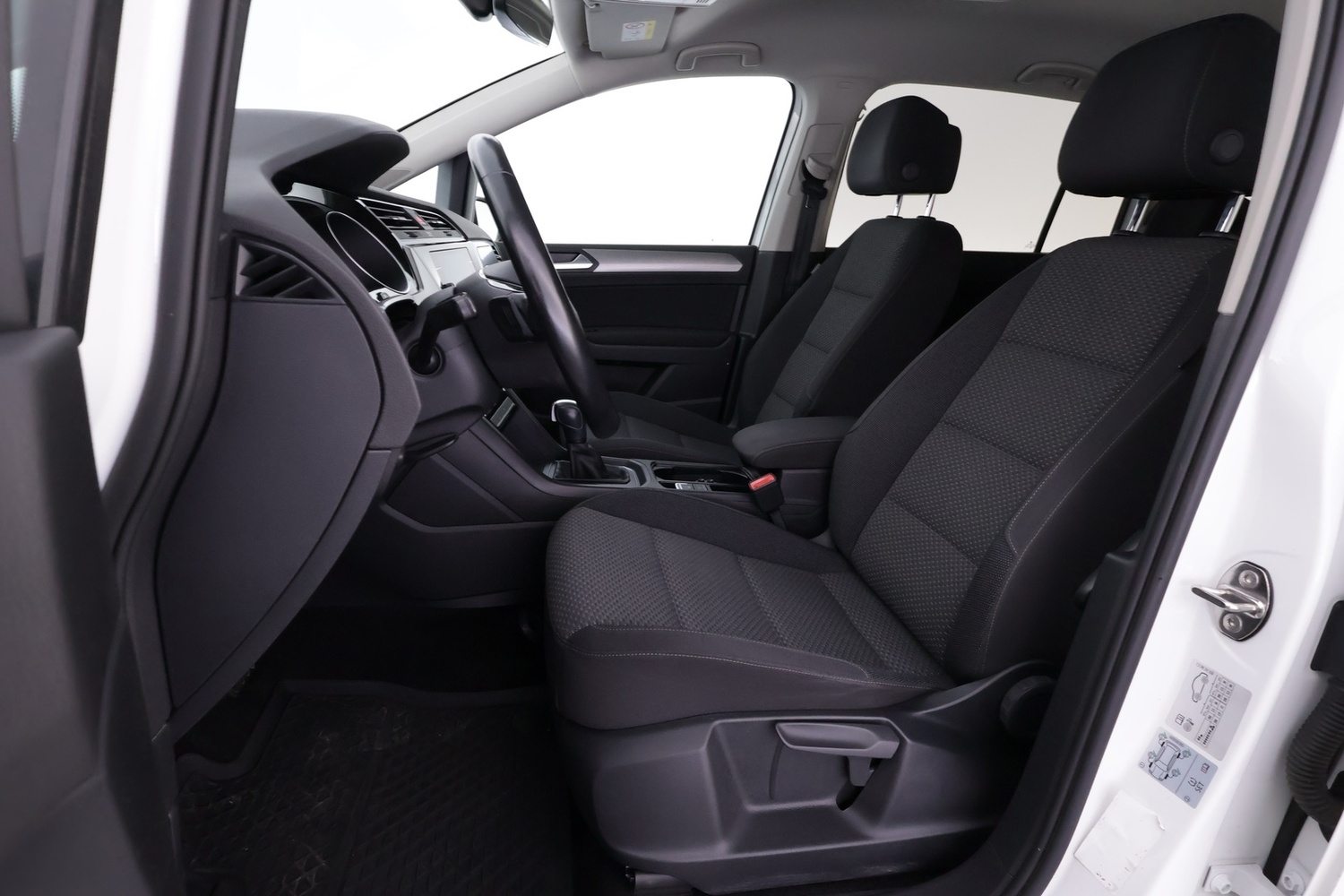 Volkswagen Touran vaihtoauto