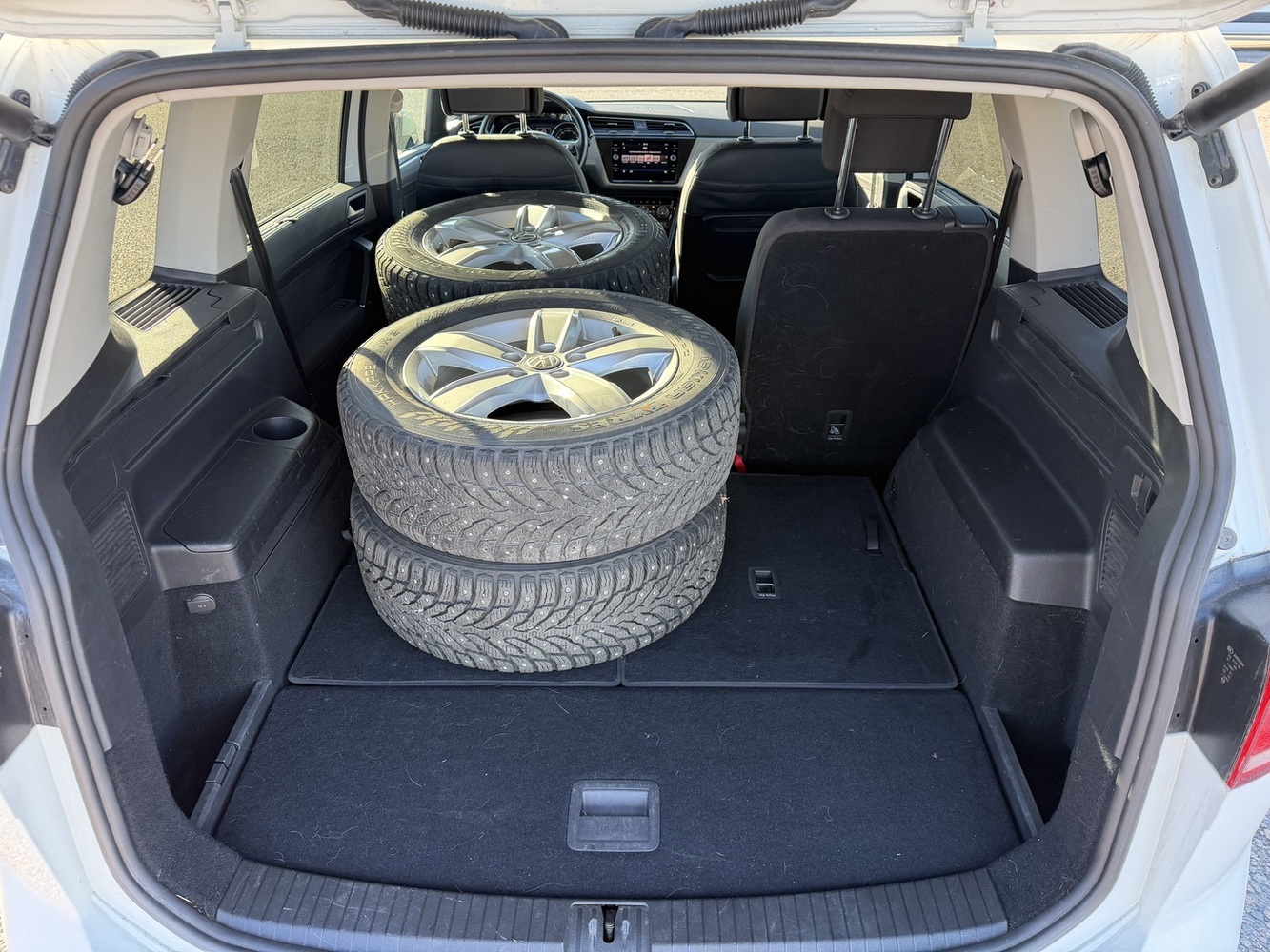 Volkswagen Touran vaihtoauto