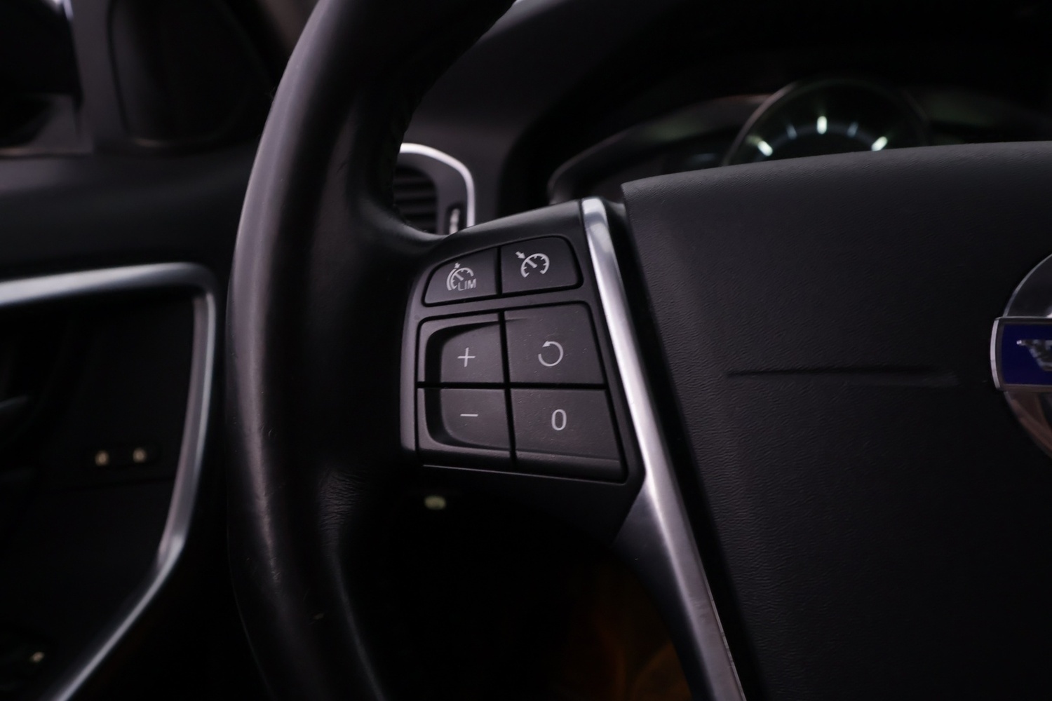 Volvo V60 Cross Country vaihtoauto