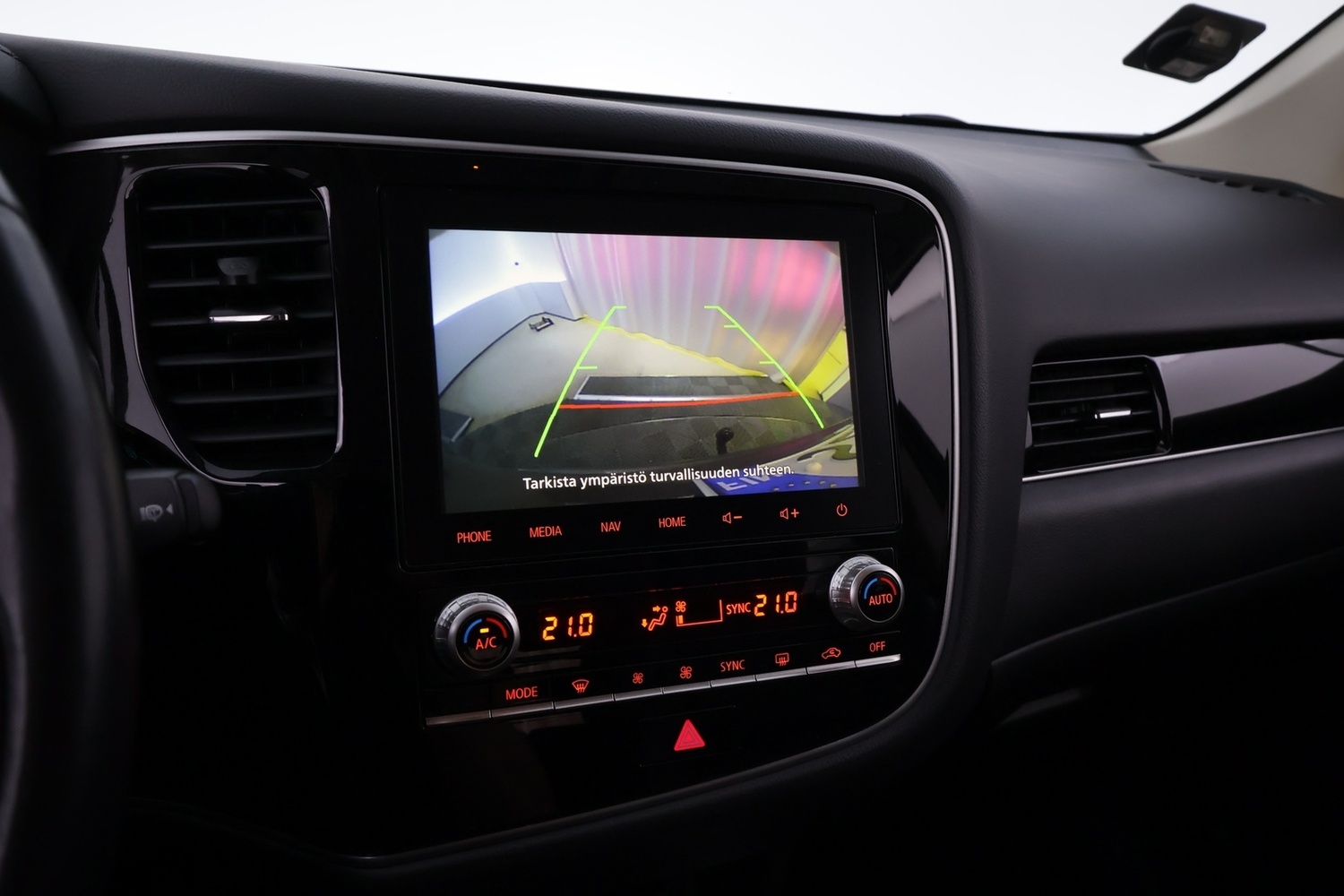 Mitsubishi Outlander PHEV vaihtoauto