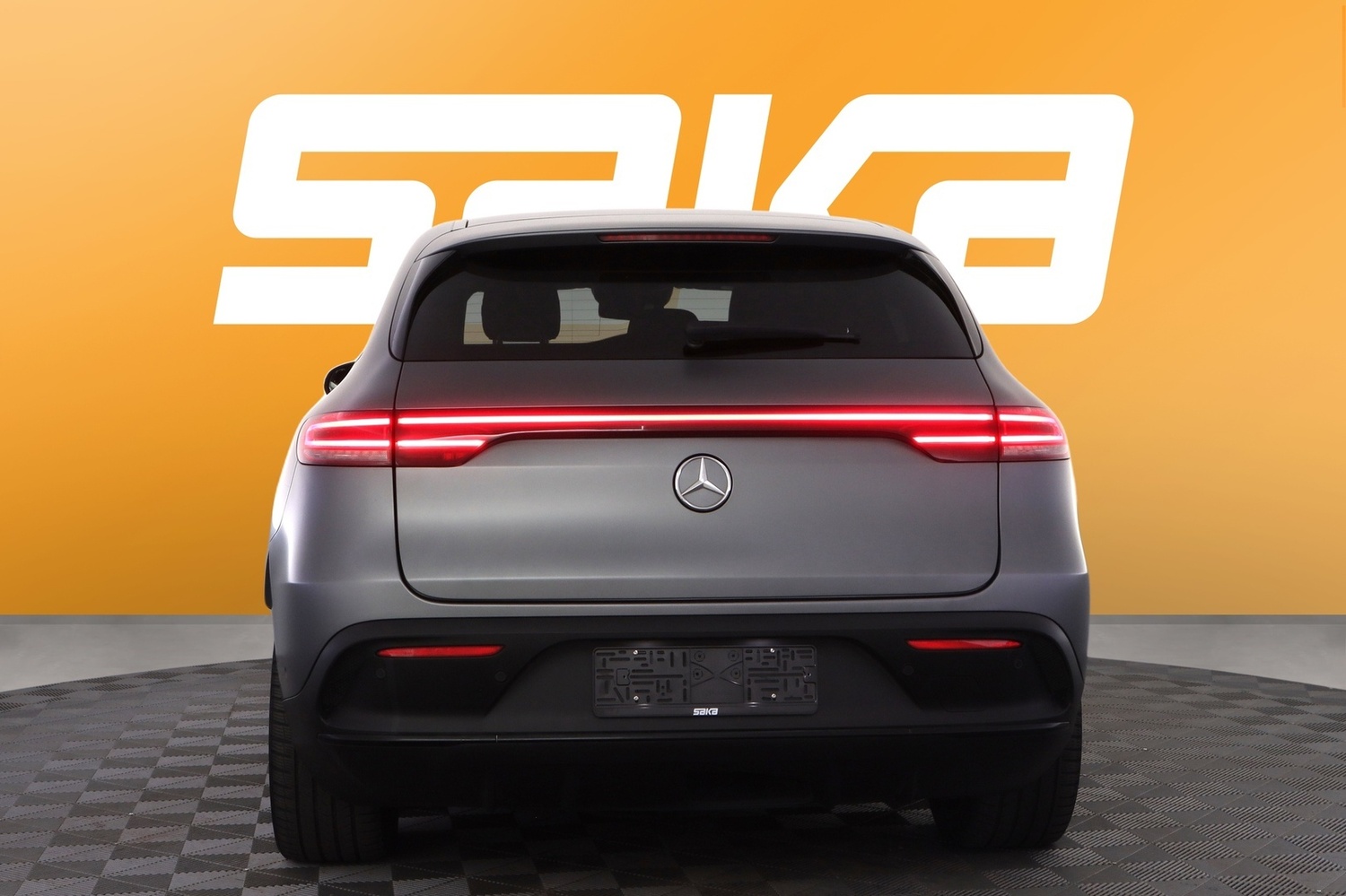 Mercedes-Benz EQC vaihtoauto