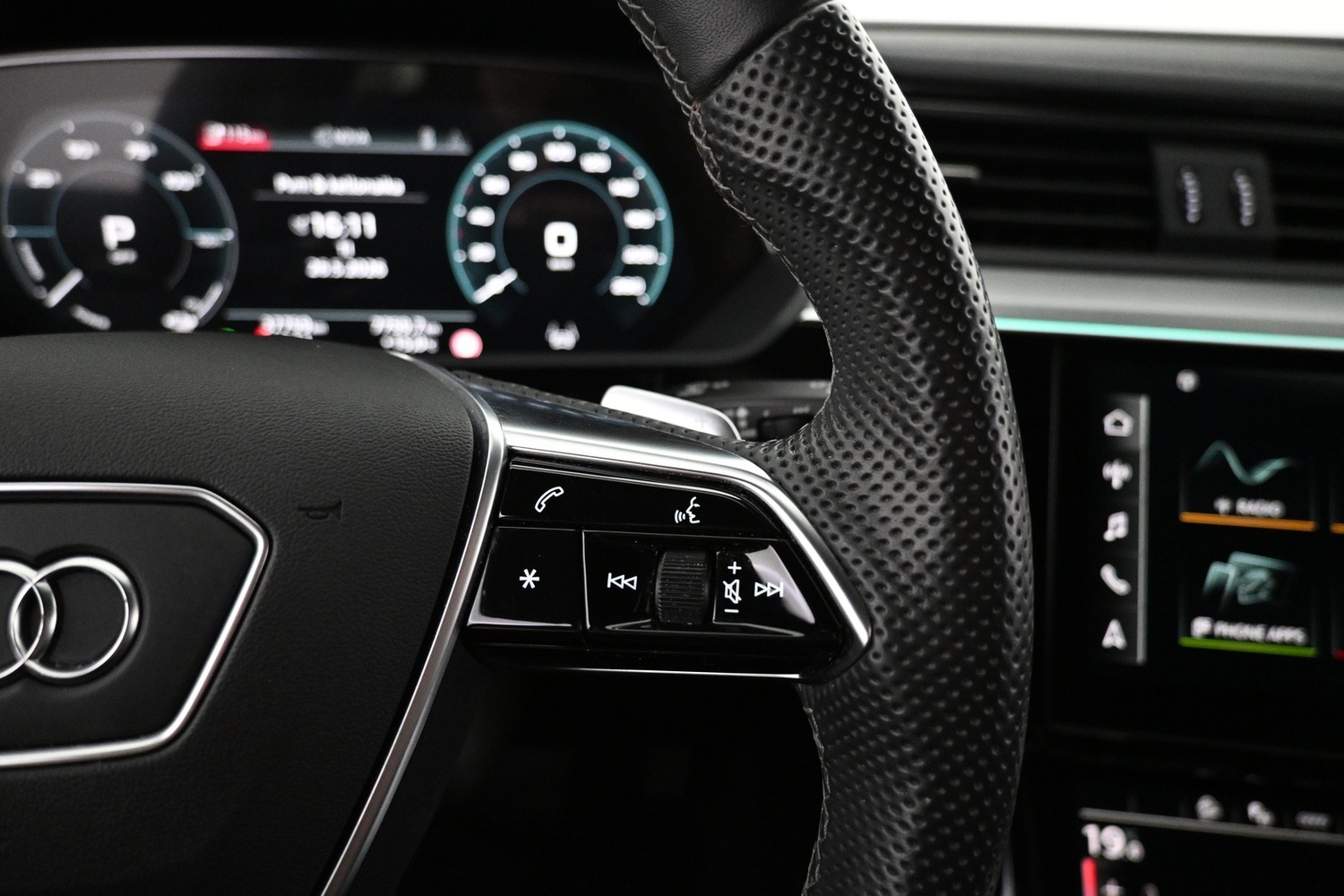 Audi e-tron vaihtoauto