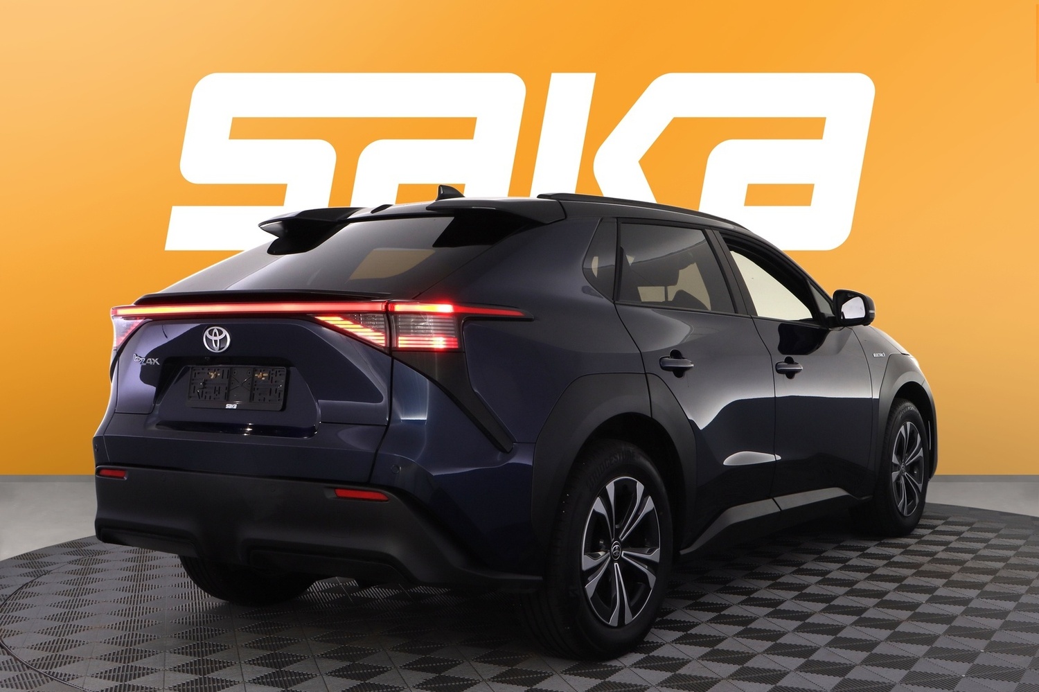 Toyota bZ4X vaihtoauto