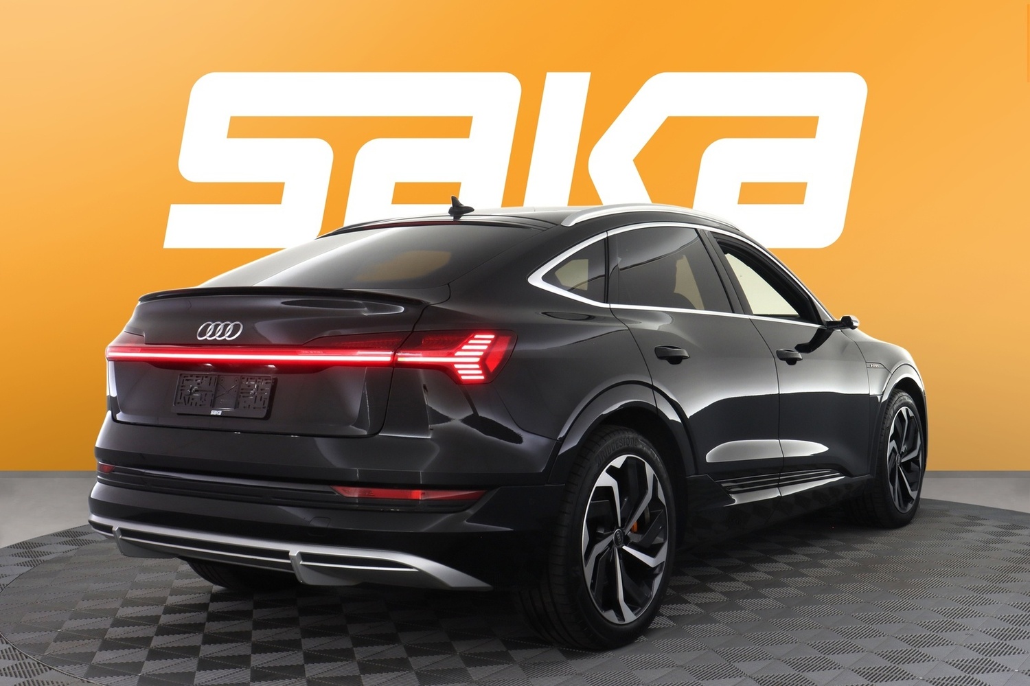 Audi e-tron vaihtoauto