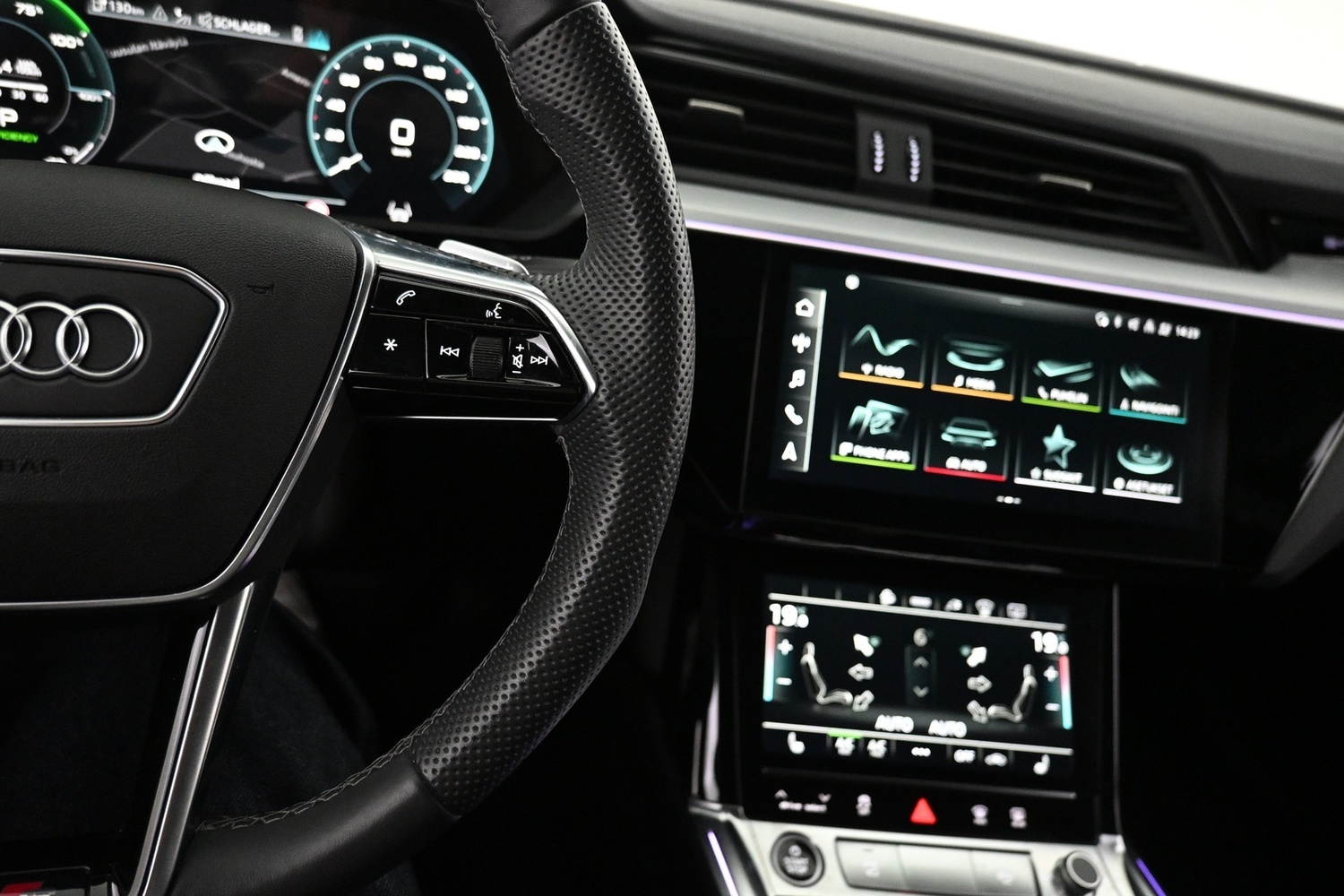 Audi e-tron vaihtoauto