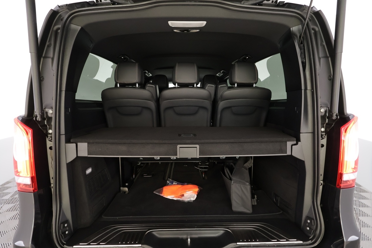 Mercedes-Benz EQV vaihtoauto