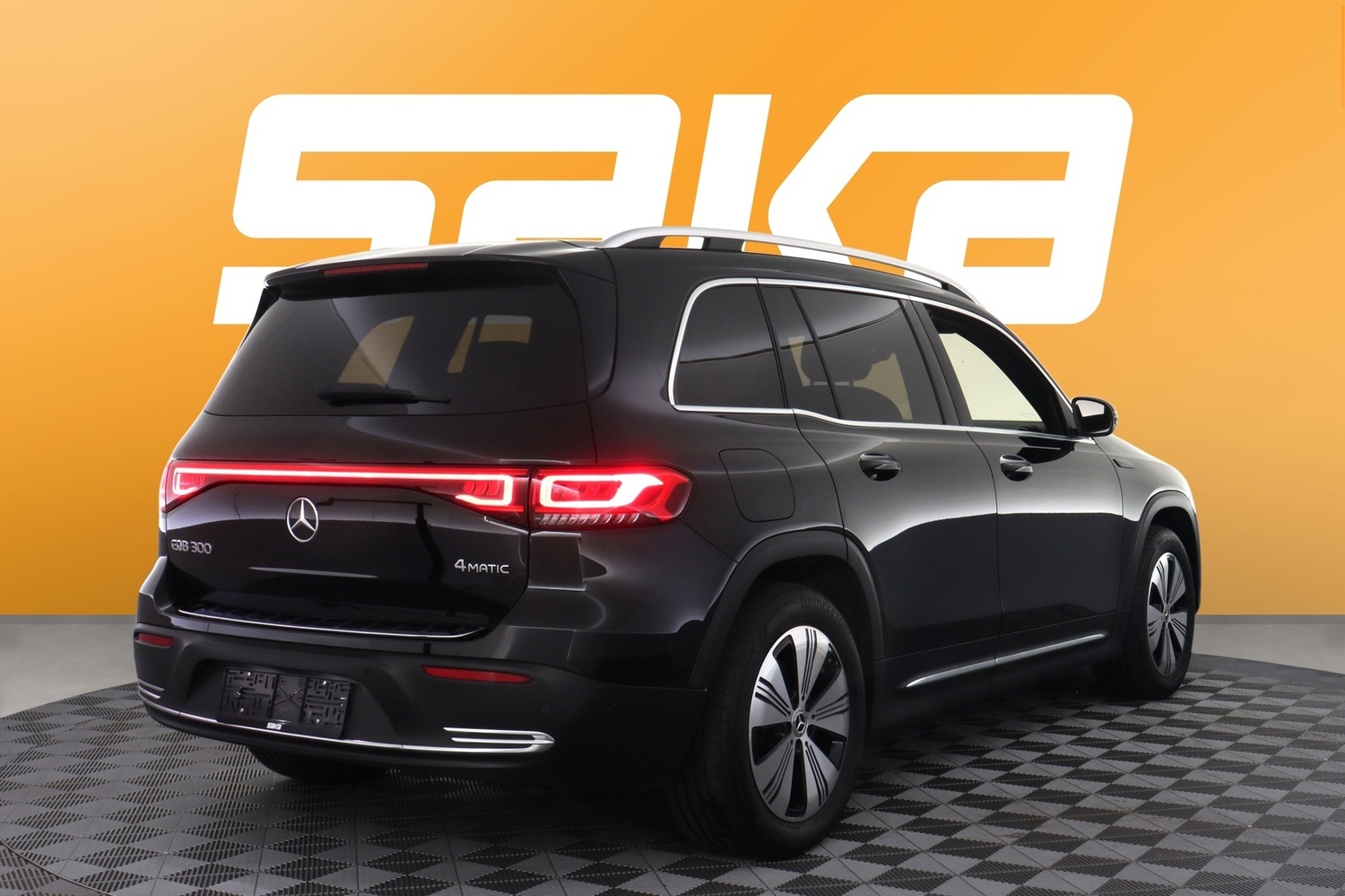 Mercedes-Benz EQB vaihtoauto
