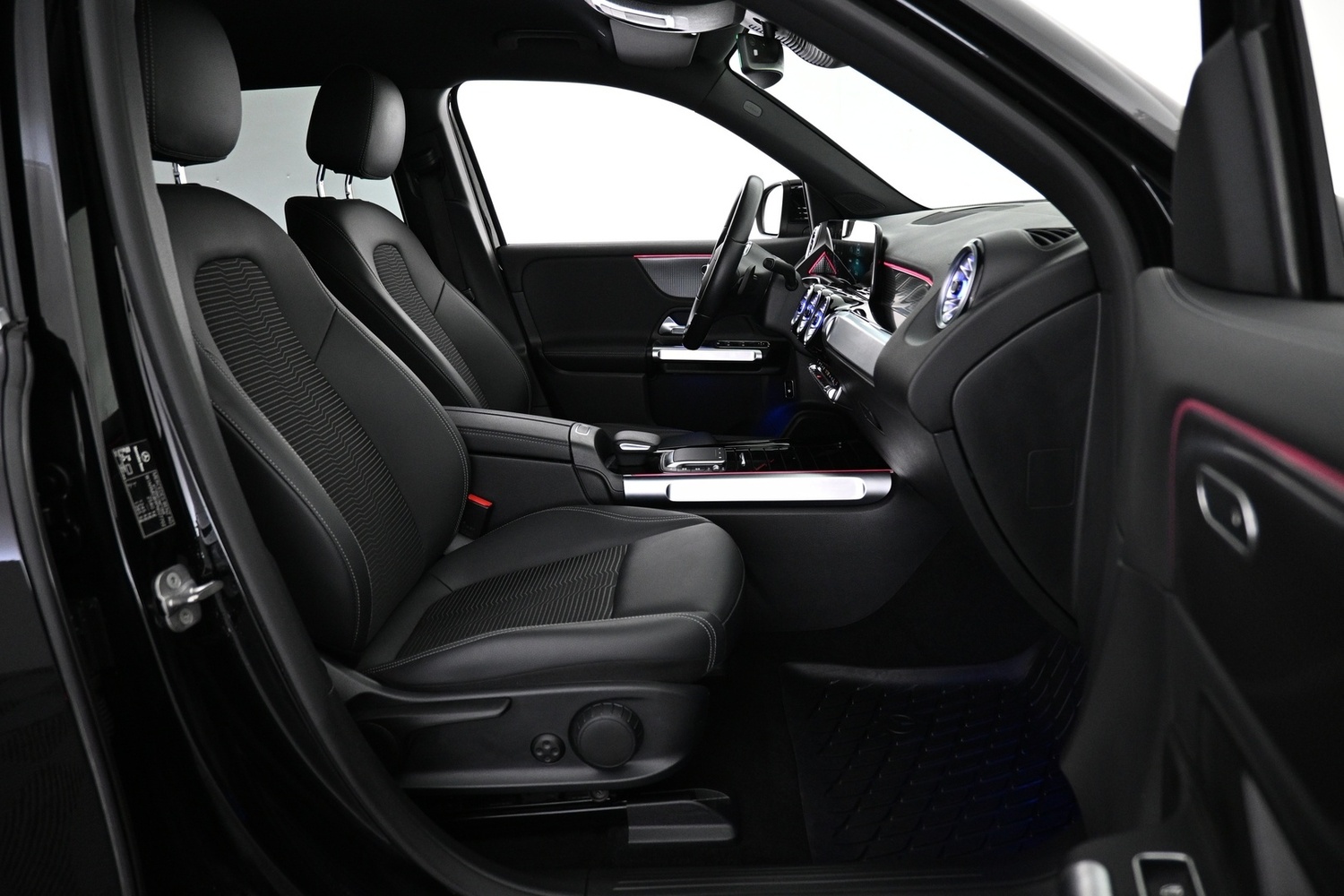 Mercedes-Benz EQB vaihtoauto