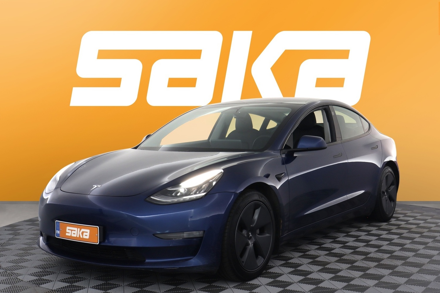 Tesla Model 3 vaihtoauto