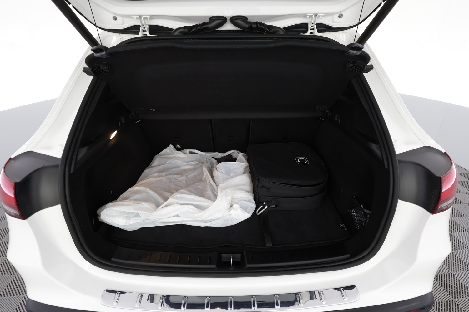 Mercedes-Benz EQA vaihtoauto