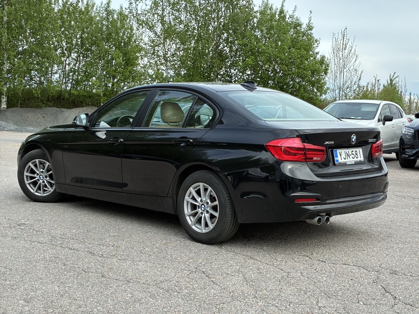 BMW 320 vaihtoauto