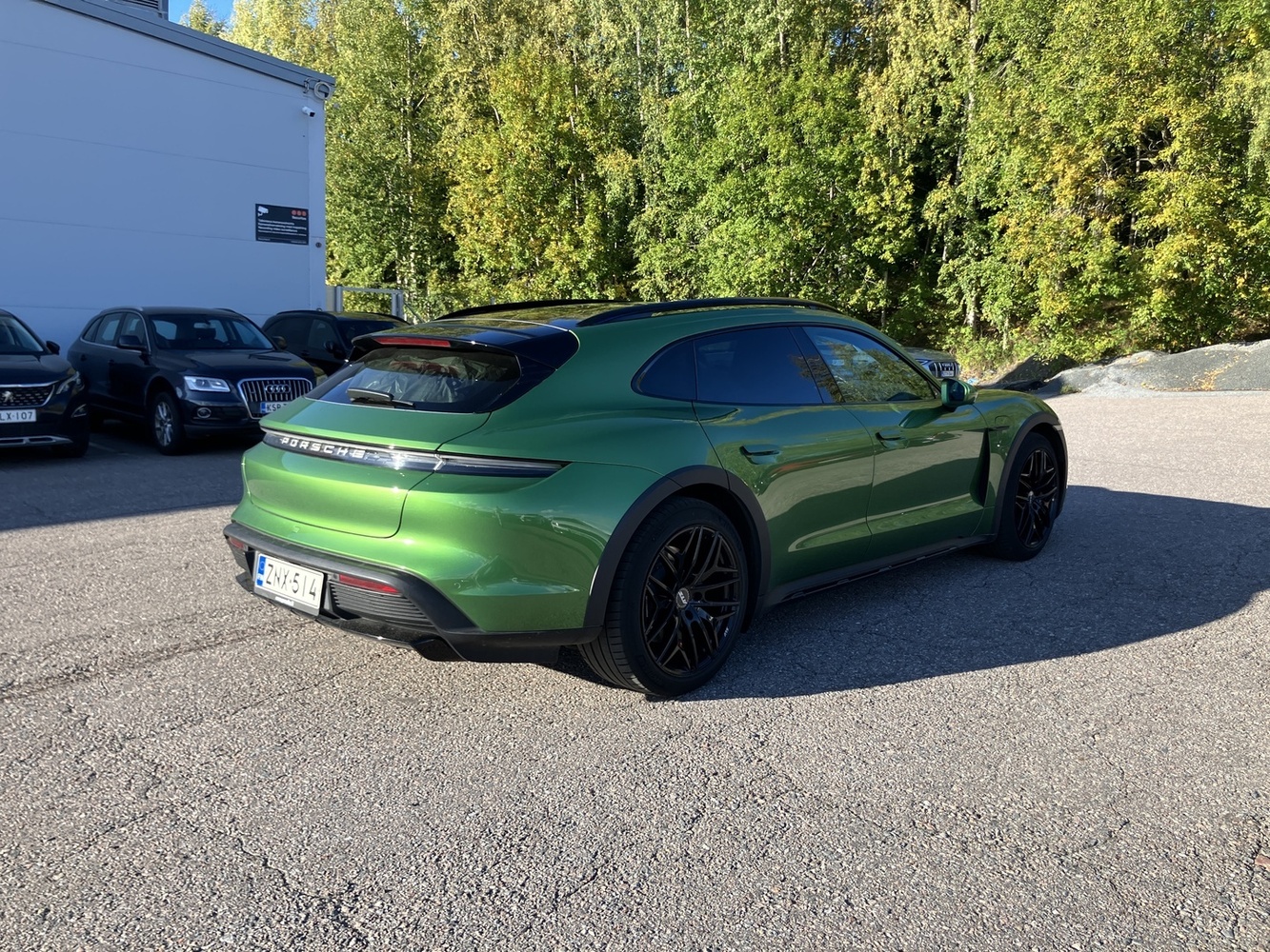 Porsche Taycan vaihtoauto
