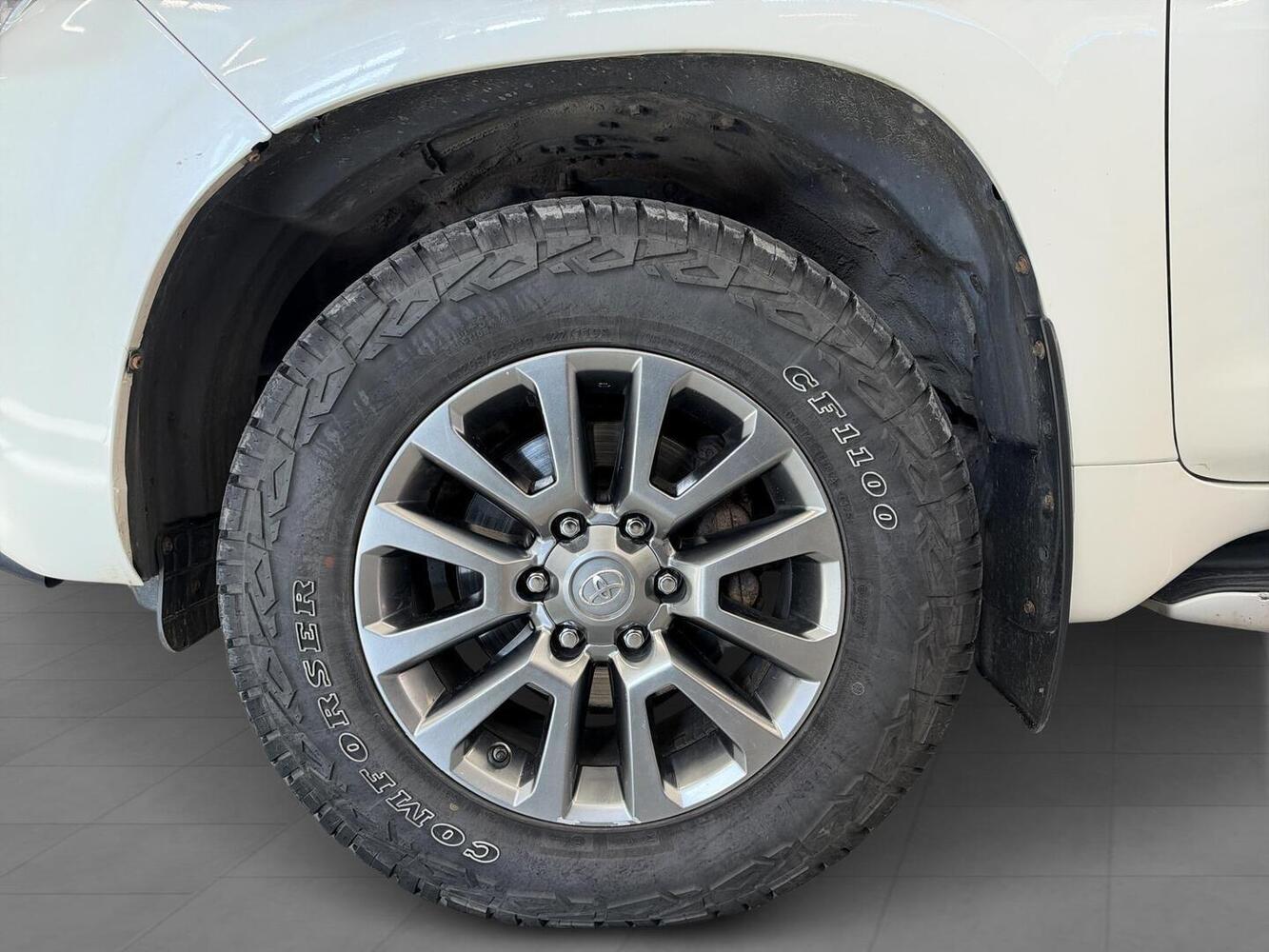 Toyota Land Cruiser vaihtoauto