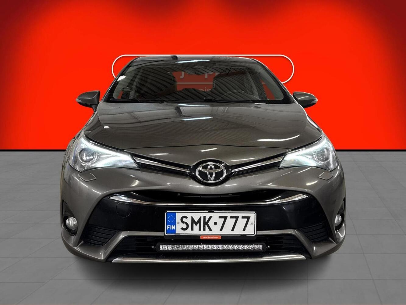 Toyota Avensis vaihtoauto