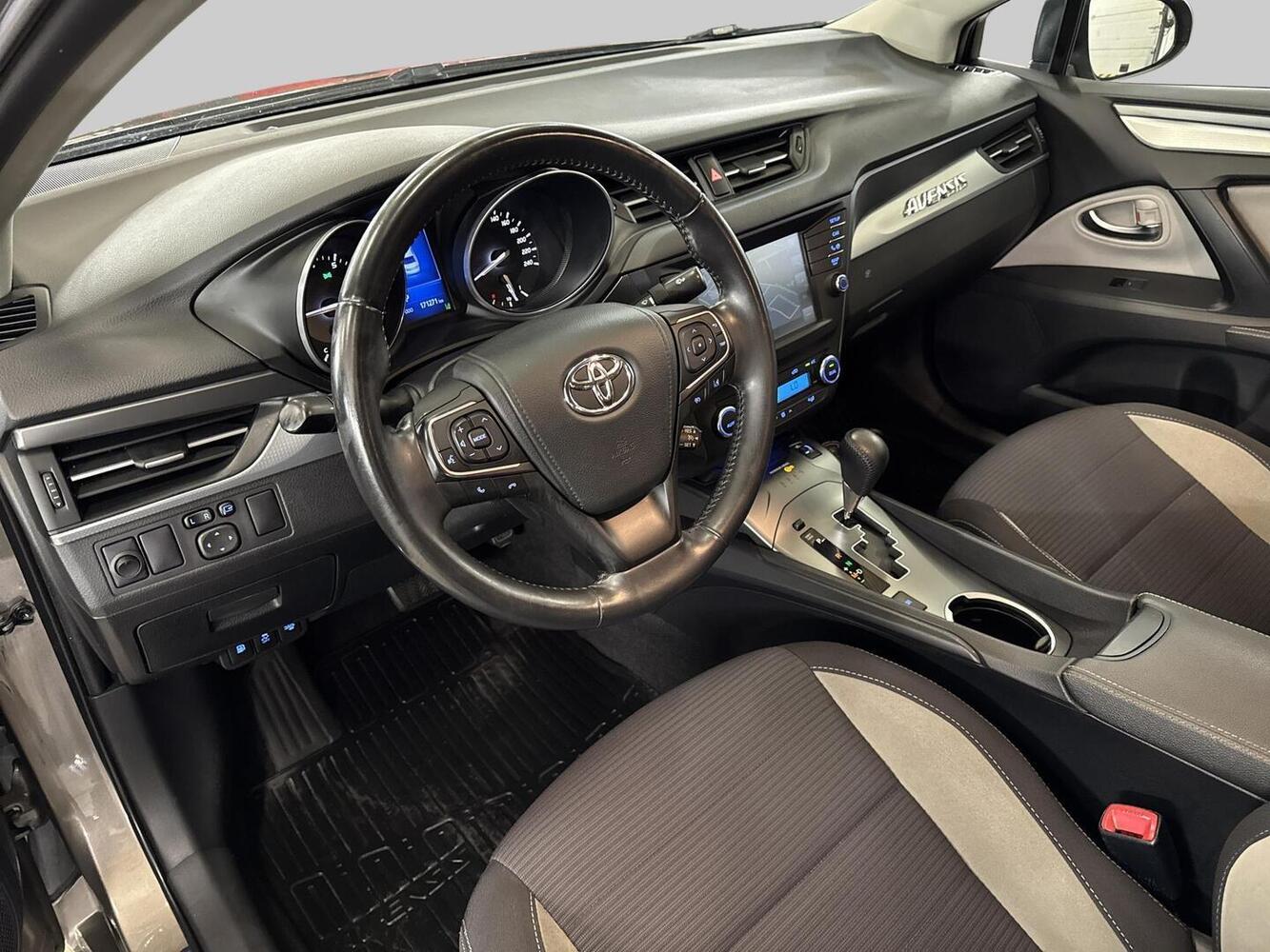 Toyota Avensis vaihtoauto