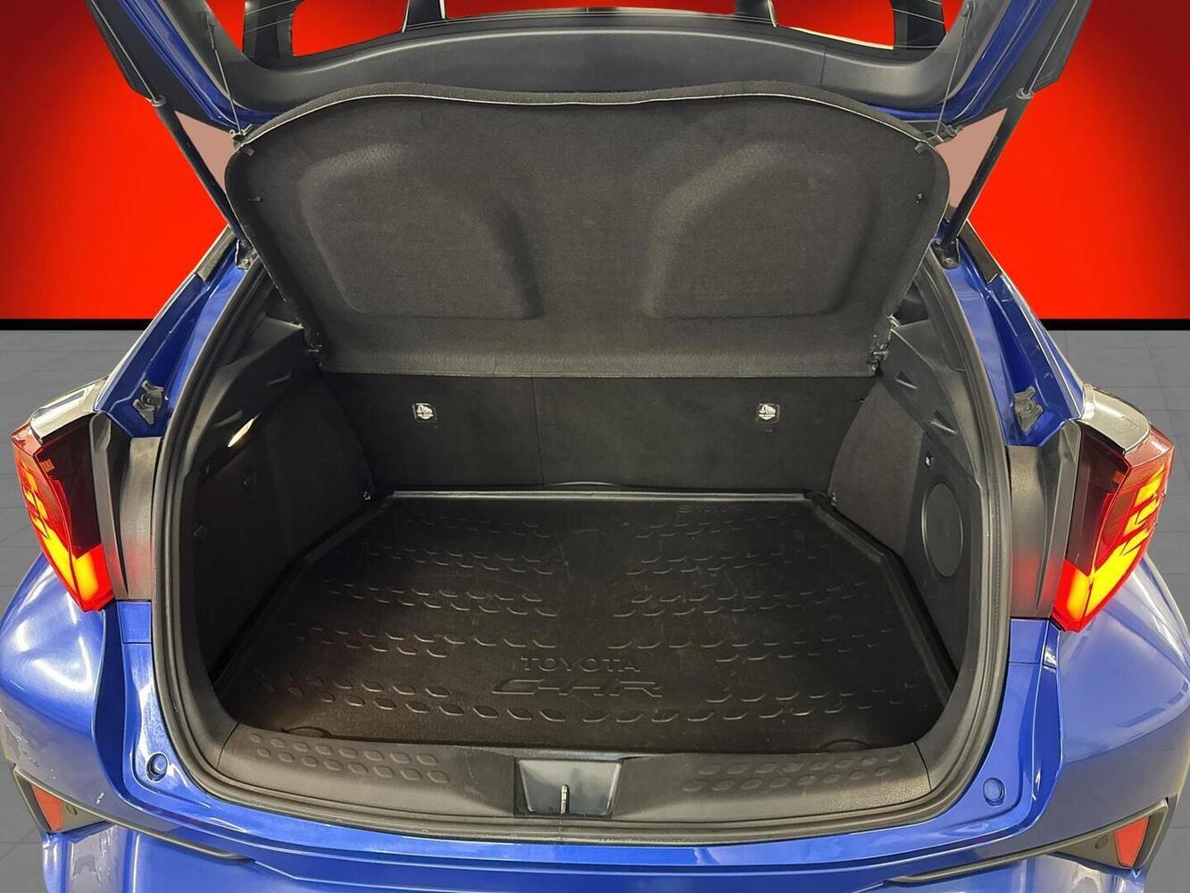 Toyota C-HR vaihtoauto