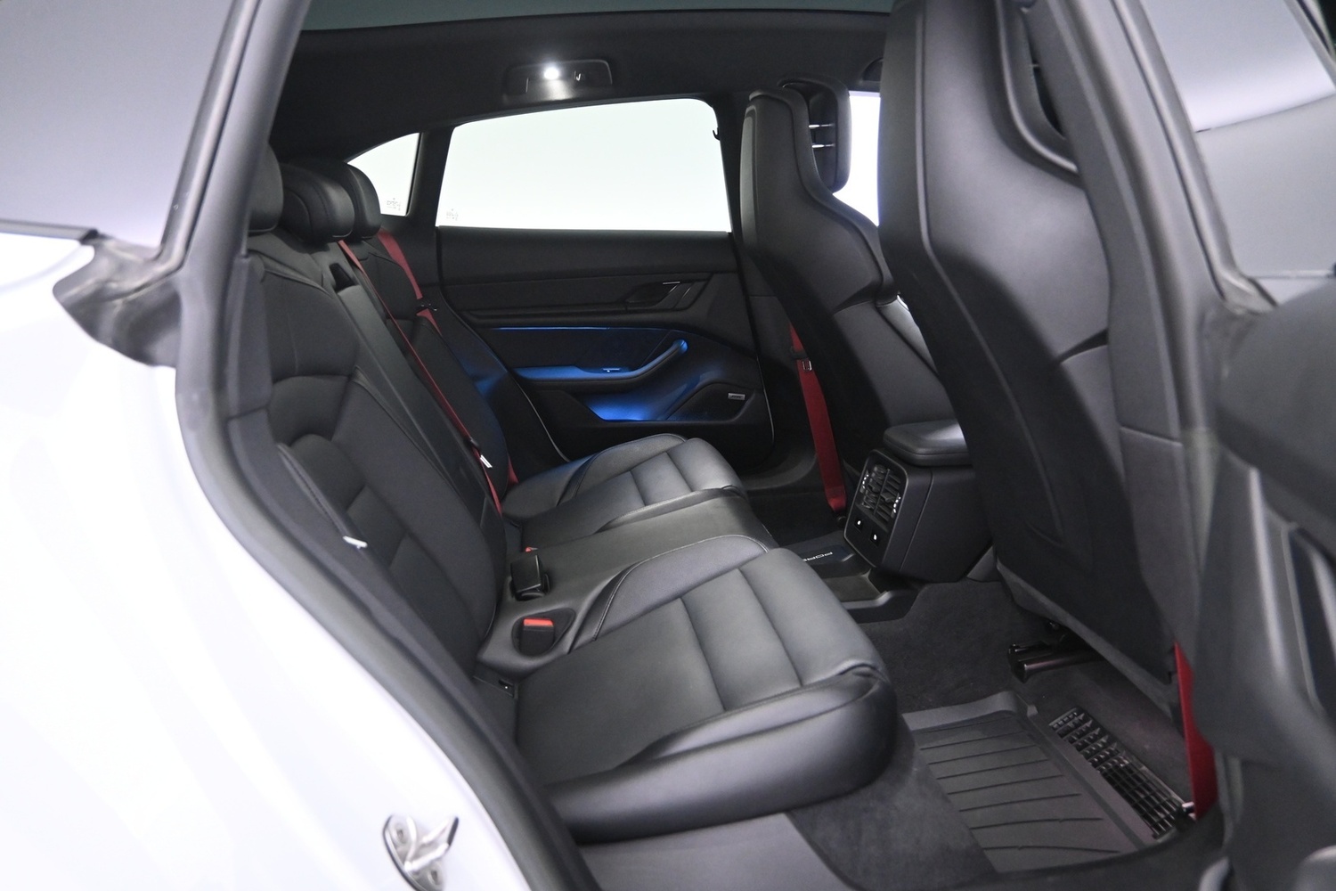 Porsche Taycan vaihtoauto