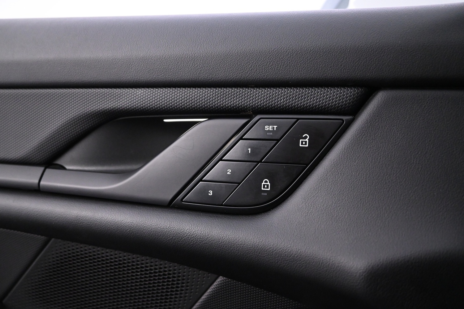 Porsche Taycan vaihtoauto