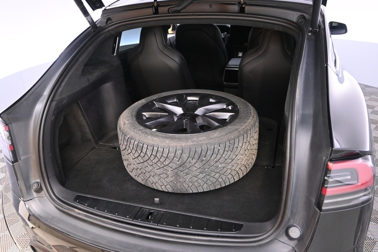 Tesla Model X vaihtoauto
