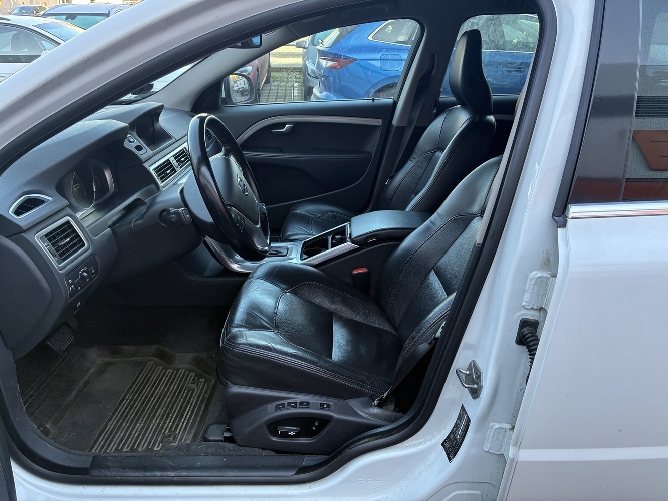 Volvo V70 vaihtoauto