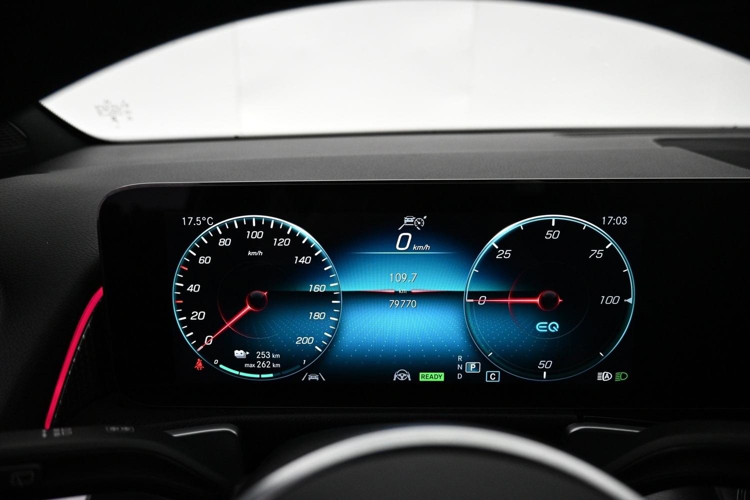 Mercedes-Benz EQB vaihtoauto