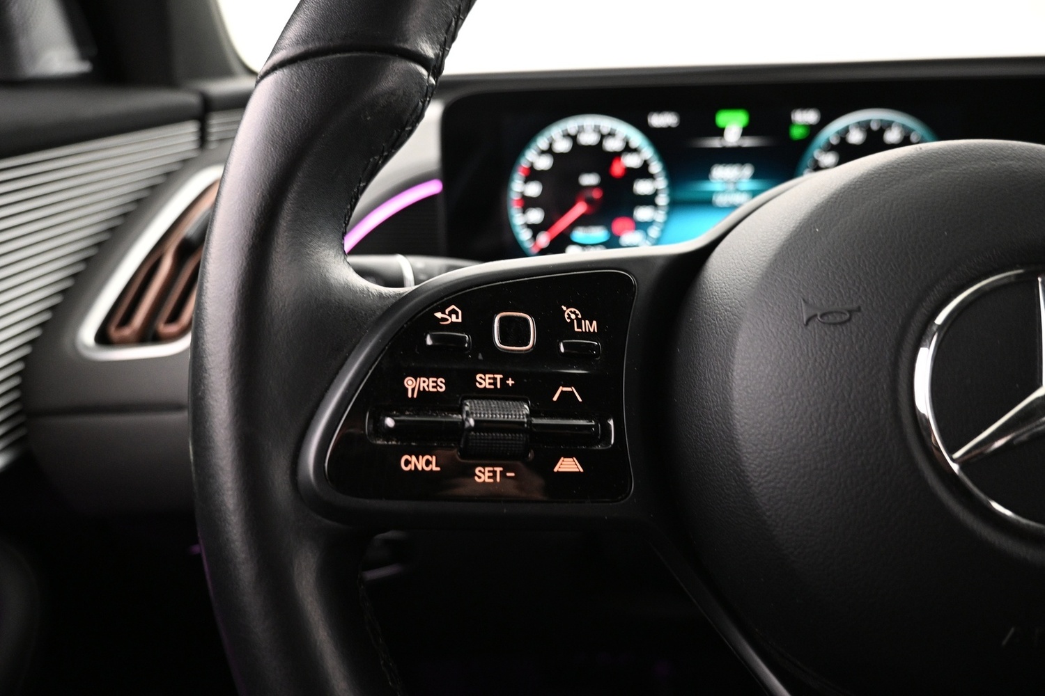Mercedes-Benz EQC vaihtoauto