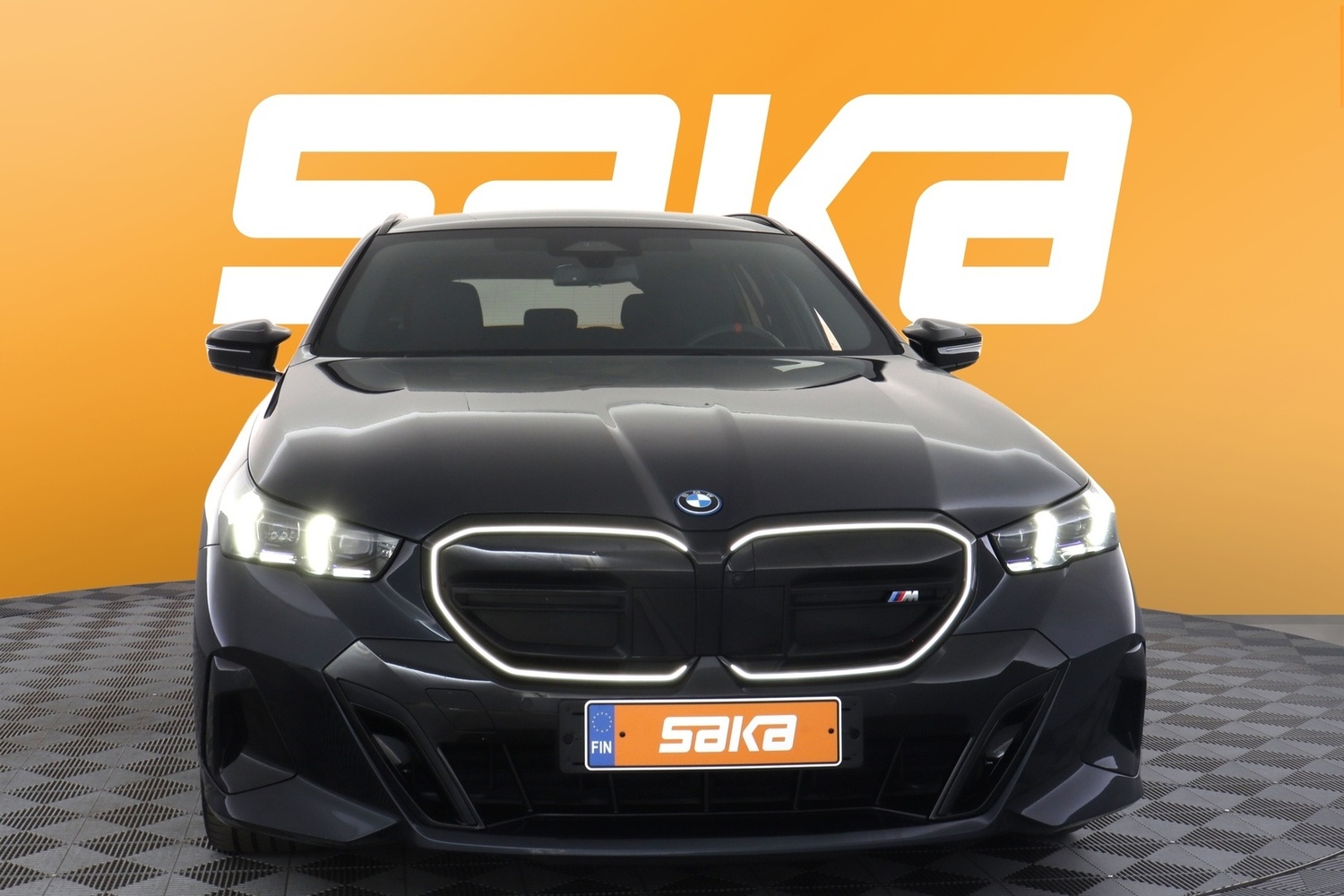 BMW i5 M60 vaihtoauto