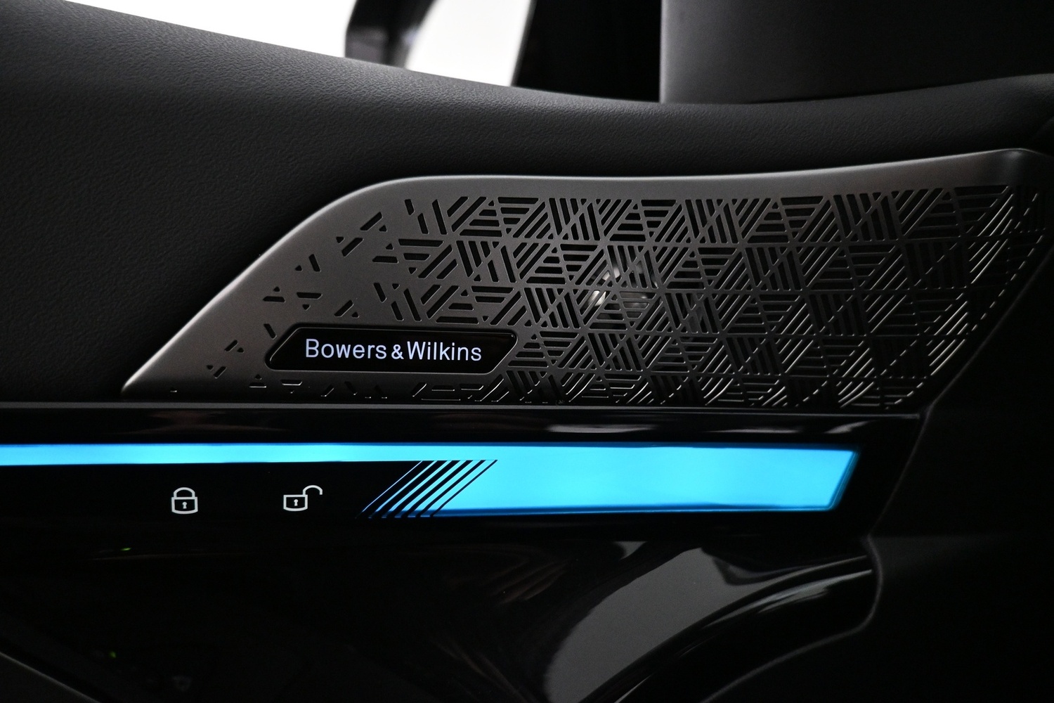 BMW i5 M60 vaihtoauto