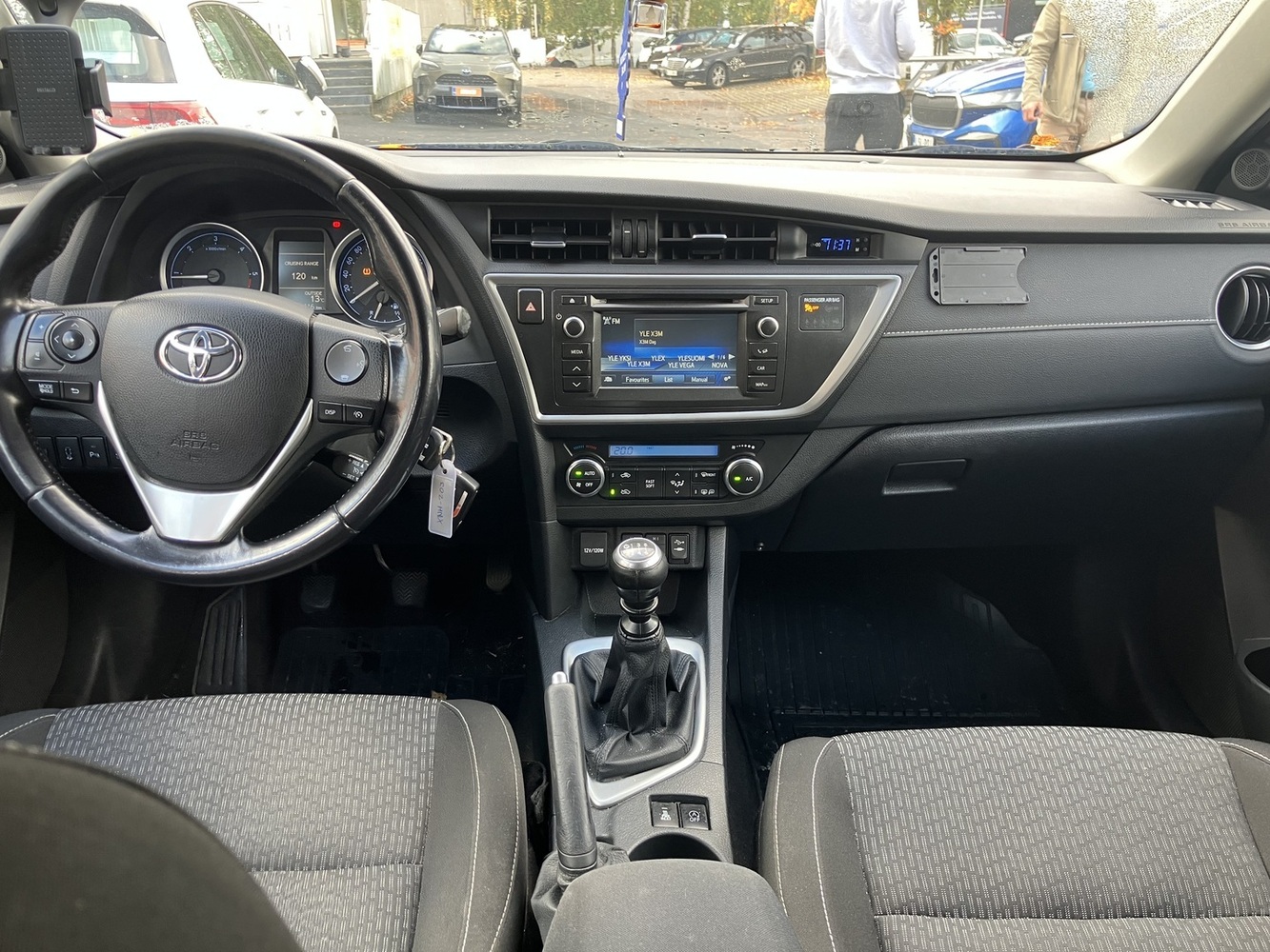 Toyota Auris vaihtoauto