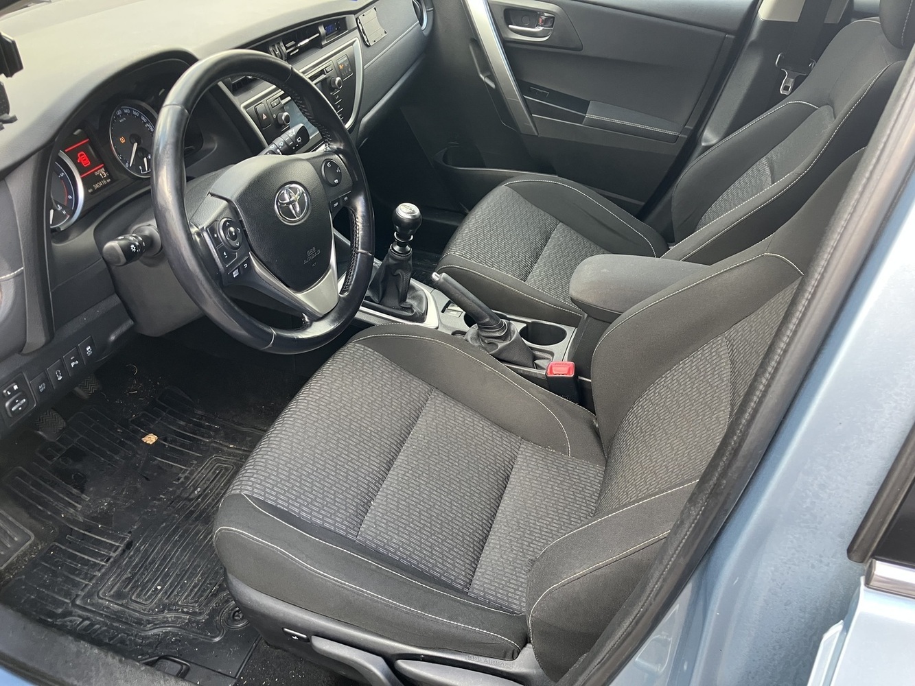 Toyota Auris vaihtoauto