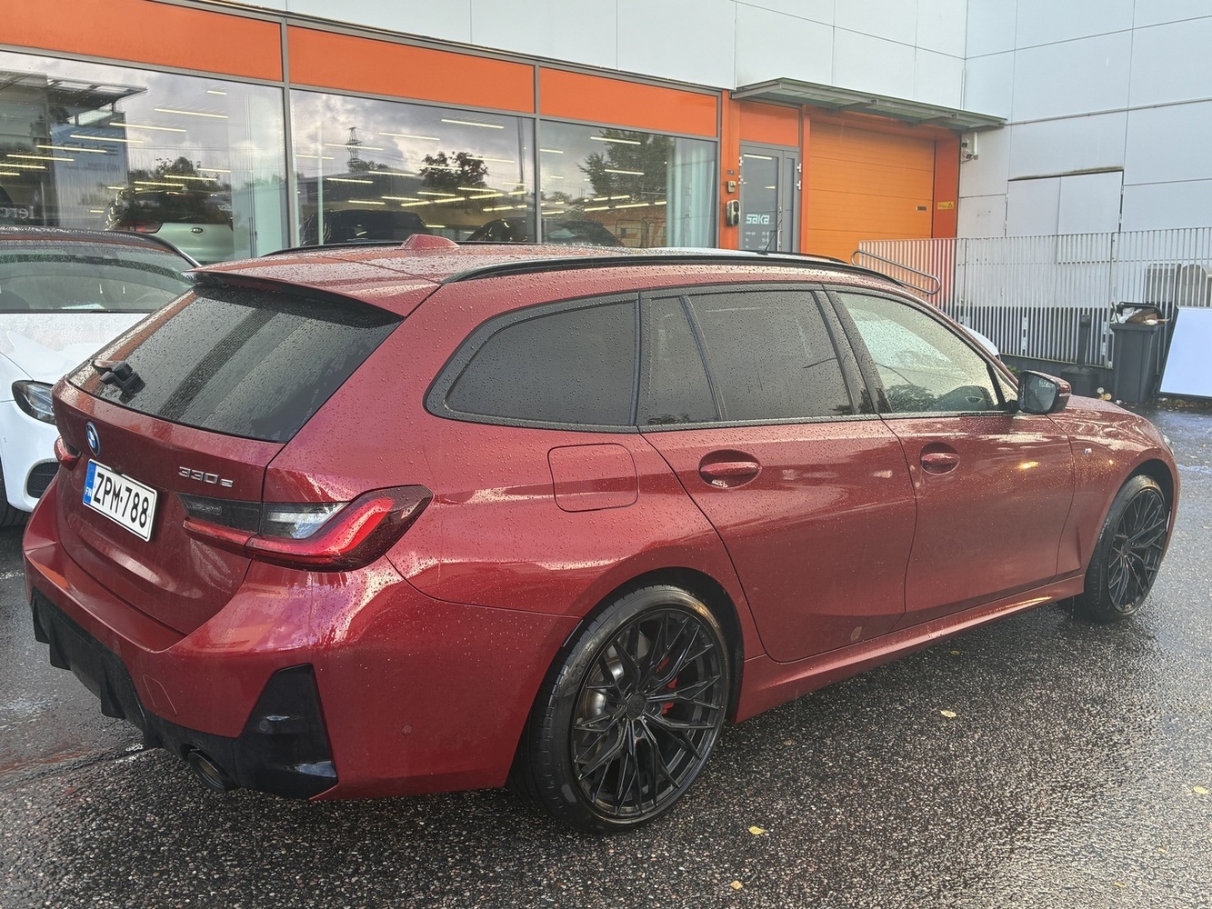 BMW 330 vaihtoauto