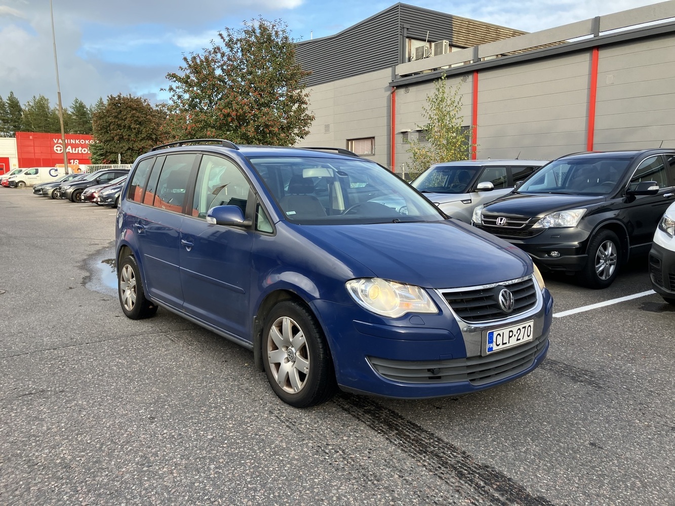 Volkswagen Touran vaihtoauto