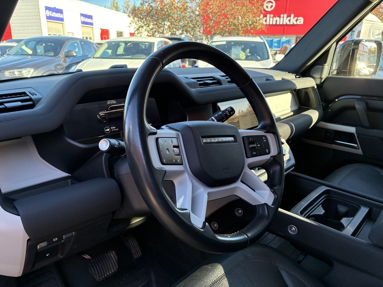 Land Rover Defender vaihtoauto