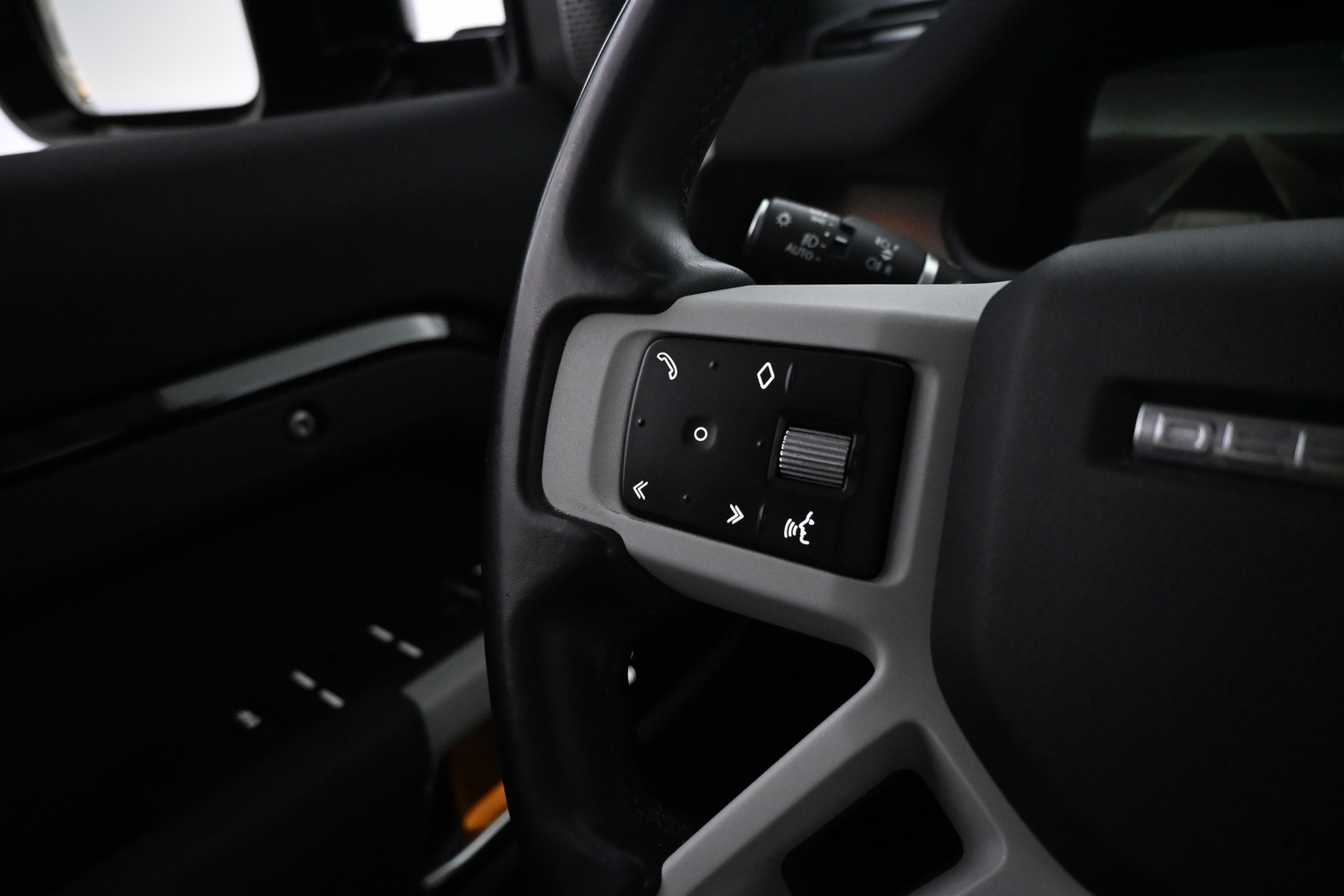 Land Rover Defender vaihtoauto