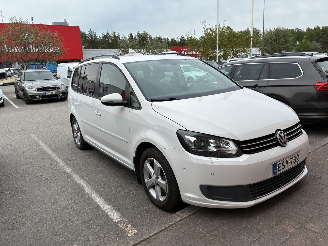 Volkswagen Touran vaihtoauto