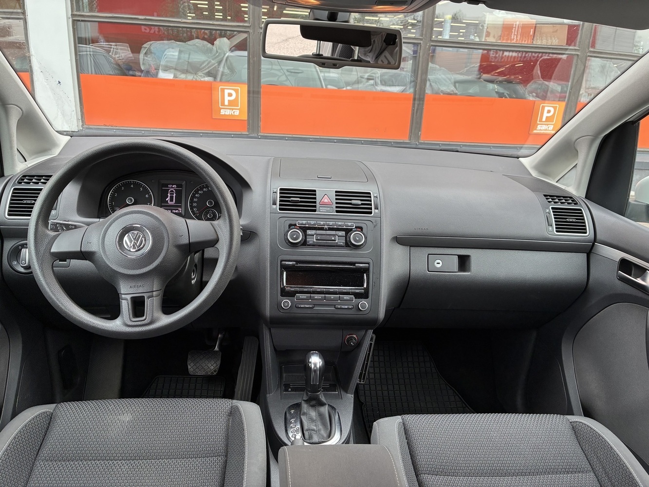 Volkswagen Touran vaihtoauto