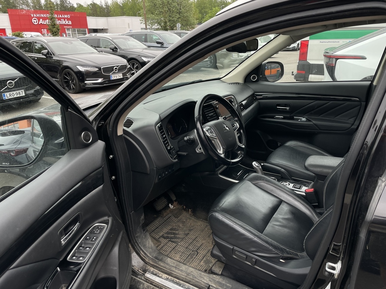 Mitsubishi Outlander PHEV vaihtoauto