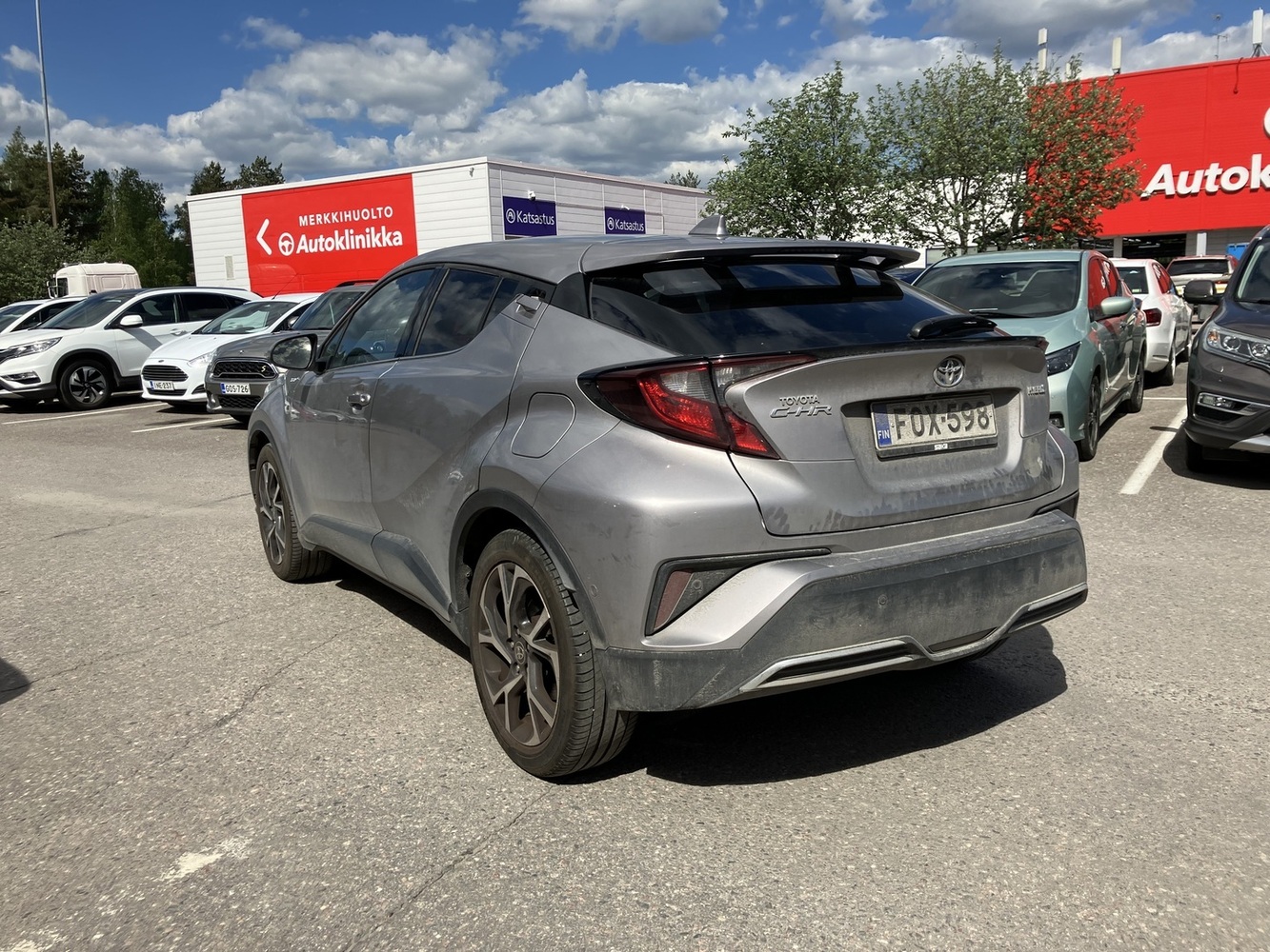 Toyota C-HR vaihtoauto
