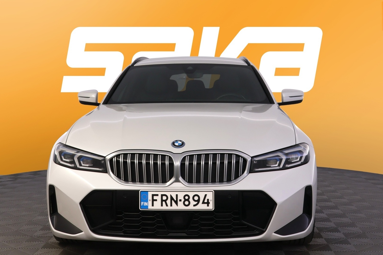 BMW 330 vaihtoauto