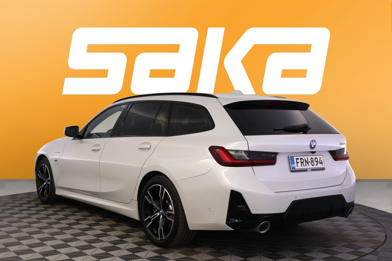 BMW 330 vaihtoauto
