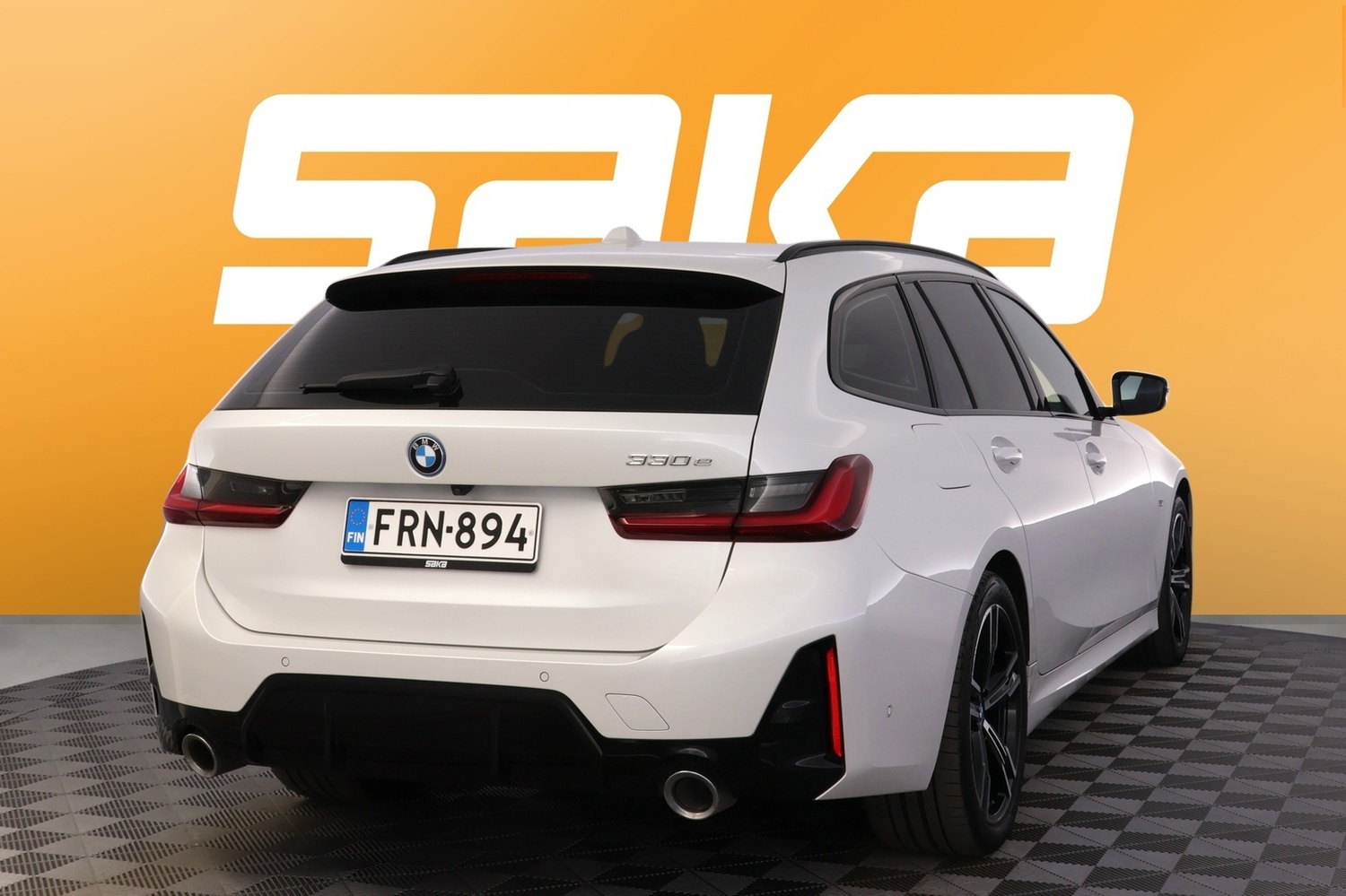 BMW 330 vaihtoauto
