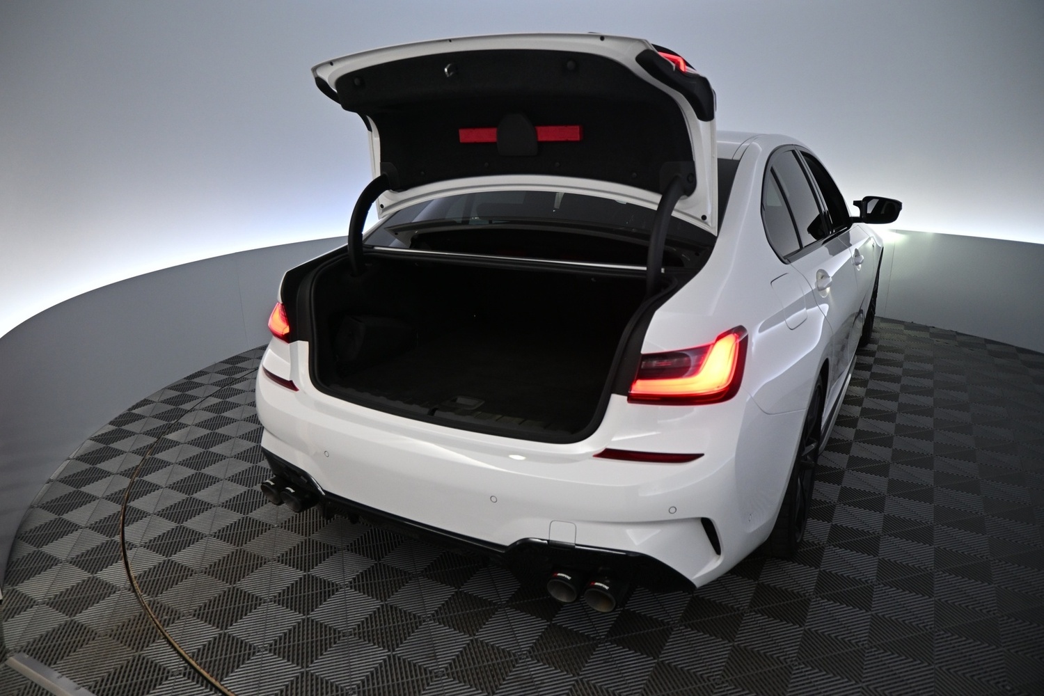 BMW 330 vaihtoauto